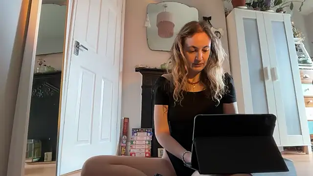 Snapshot of Littlelolo60 chatting on 14, 9, 2025 Littlelolo60 online show from 14, 9, 2025