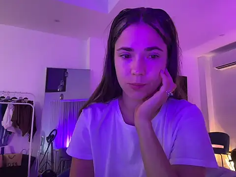 Snapshot of Mika_Miller chatting on 18, 9, 2025 Mika Miller online show from 18, 9, 2025