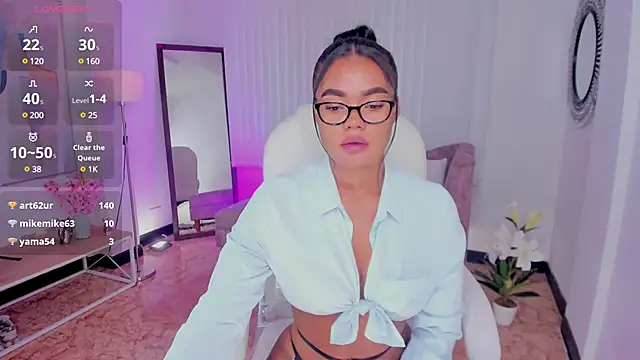 Snapshot of madisson_davon chatting on 6, 3, 2025 madisson davon online show from 6, 3, 2025