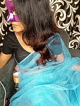 Snapshot of REVA_DARLING chatting on 15, 10, 2025 REVA DARLING online show from 15, 10, 2025