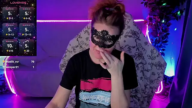 Snapshot of Sexy-Housewife chatting on 7, 12, 2024 Sexy-Housewife online show from 7, 12, 2024