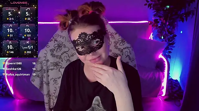 Snapshot of Sexy-Housewife chatting on 26, 1, 2025 Sexy-Housewife online show from 26, 1, 2025