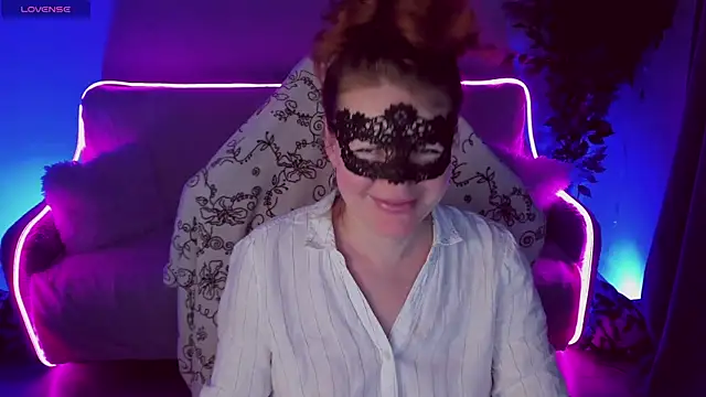 Snapshot of Sexy-Housewife chatting on 6, 3, 2025 Sexy-Housewife online show from 6, 3, 2025