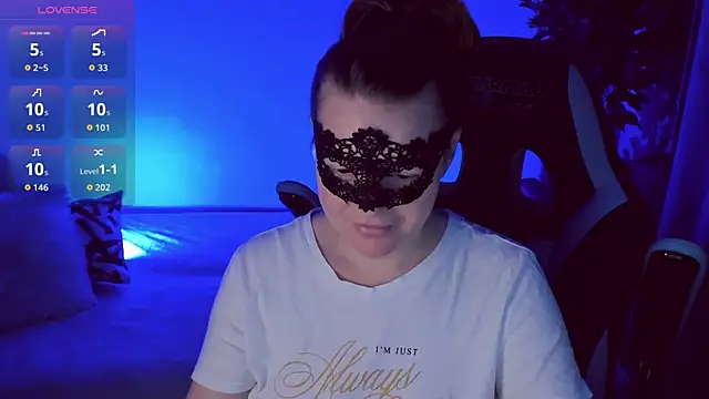 Snapshot of Sexy-Housewife chatting on 27, 10, 2025 Sexy-Housewife online show from 27, 10, 2025