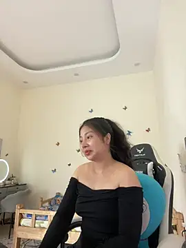 Snapshot of MiMi_0293 chatting on 7, 5, 2026 MiMi 0293 online show from 7, 5, 2026