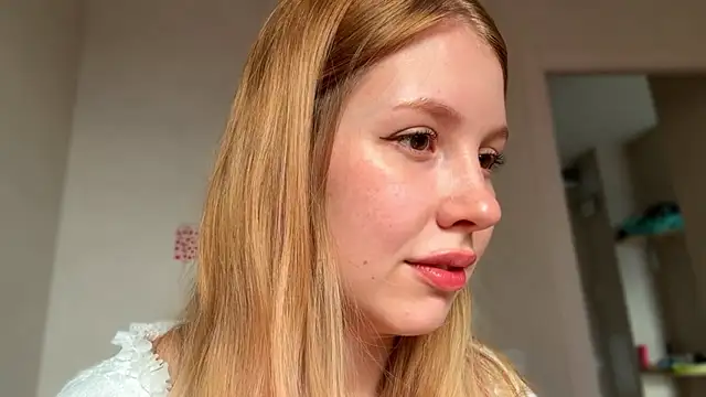 Snapshot of HoneyAudrey chatting on 25, 4, 2026 HoneyAudrey online show from 25, 4, 2026