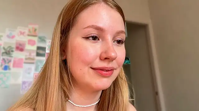 Snapshot of HoneyAudrey chatting on 27, 4, 2026 HoneyAudrey online show from 27, 4, 2026