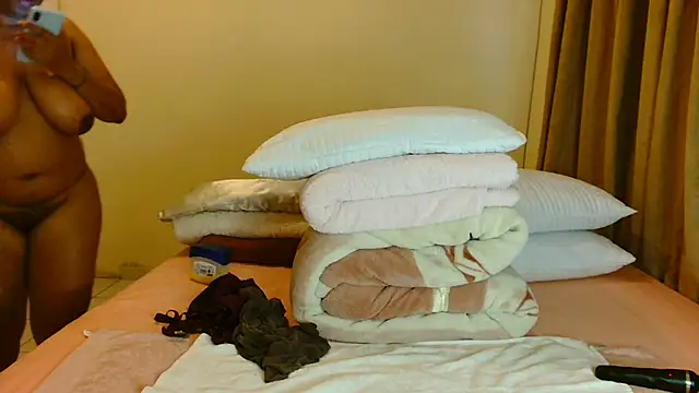 Snapshot of ALEXABOUJEE95 chatting on 6, 10, 2025 ALEXABOUJEE95 online show from 6, 10, 2025