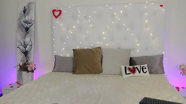 Snapshot of --Daniella- chatting on 15, 11, 2025 --Daniella- online show from 15, 11, 2025