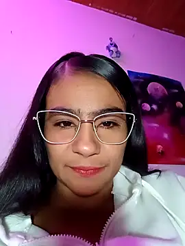 Snapshot of Leslly_ chatting on 7, 2, 2026 Leslly online show from 7, 2, 2026