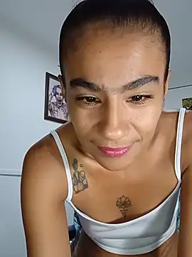 Snapshot of Leslly_ chatting on 19, 7, 2026 Leslly online show from 19, 7, 2026