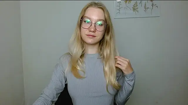 Snapshot of cindi_hot chatting on 13, 9, 2025 cindi hot online show from 13, 9, 2025