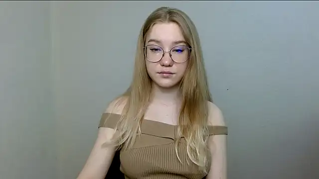 Snapshot of cindi_hot chatting on 22, 4, 2026 cindi hot online show from 22, 4, 2026