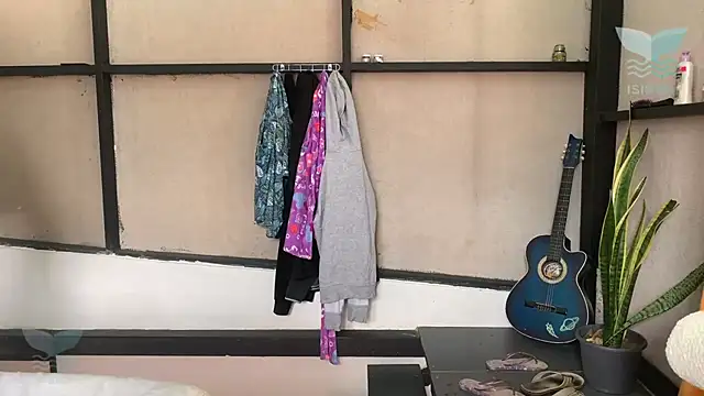 Snapshot of IsusSun chatting on 21, 12, 2025 IsusSun online show from 21, 12, 2025