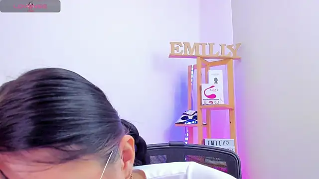 EmillySanders online show from 10, 10, 2025