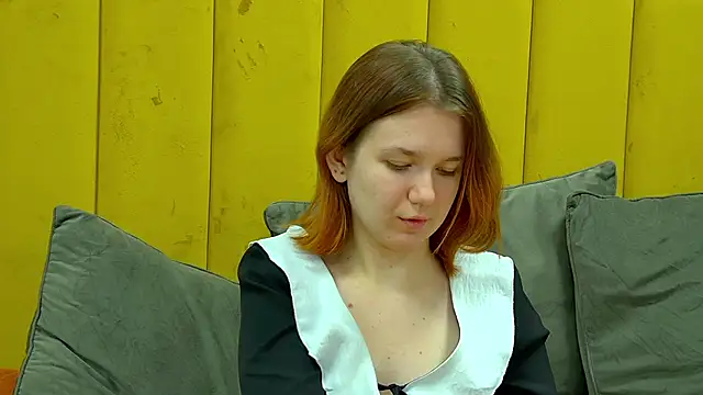 Snapshot of LessySmith chatting on 8, 11, 2025 LessySmith online show from 8, 11, 2025