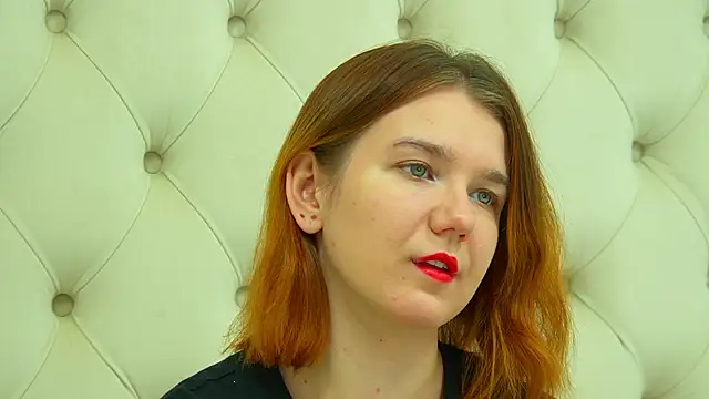 Snapshot of LessySmith chatting on 9, 11, 2025 LessySmith online show from 9, 11, 2025