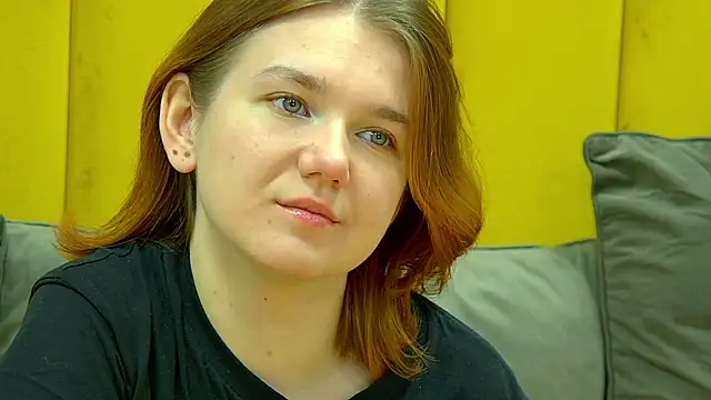 Snapshot of LessySmith chatting on 14, 11, 2025 LessySmith online show from 14, 11, 2025