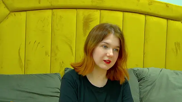 Snapshot of LessySmith chatting on 28, 11, 2025 LessySmith online show from 28, 11, 2025