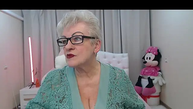 Snapshot of KayleSmoll chatting on 21, 4, 2026 KayleSmoll online show from 21, 4, 2026