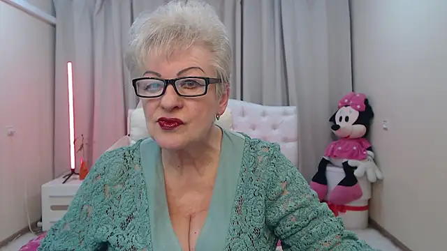 Snapshot of KayleSmoll chatting on 24, 4, 2026 KayleSmoll online show from 24, 4, 2026