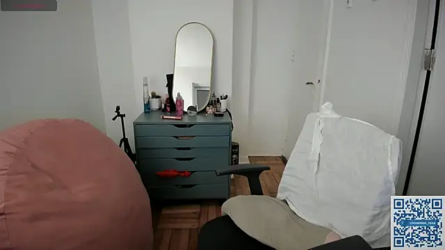 Snapshot of cinnamon_rosa chatting on 8, 3, 2025 cinnamon rosa online show from 8, 3, 2025