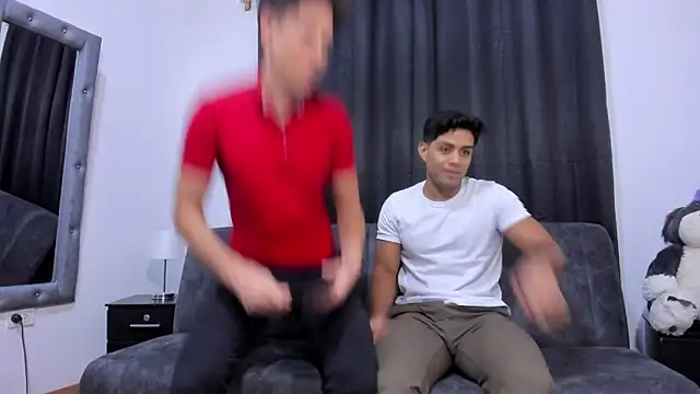 Snapshot of Luciano_and_Marlon chatting on 8, 4, 2026 Luciano and Marlon online show from 8, 4, 2026