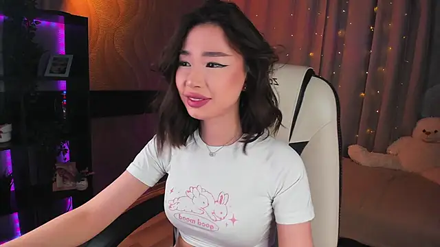 Snapshot of sensualily chatting on 8, 3, 2025 sensualily online show from 8, 3, 2025