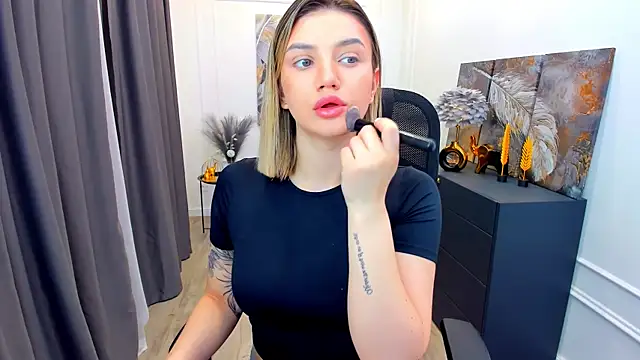 SelenaeMoore online show from 25, 3, 2026