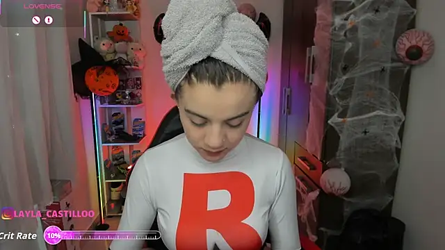 Layla castilloo online show from 31, 10, 2025