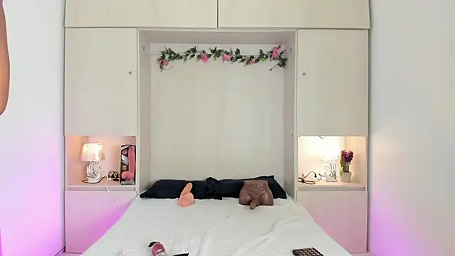 KendallRosse1 online show from 4, 12, 2025