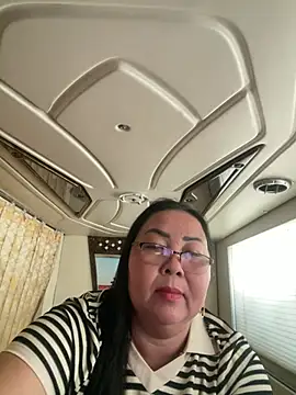 Snapshot of NDith chatting on 5, 4, 2026 NDith online show from 5, 4, 2026