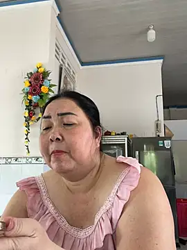 Snapshot of NDith chatting on 6, 4, 2026 NDith online show from 6, 4, 2026