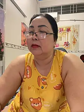 Snapshot of NDith chatting on 8, 4, 2026 NDith online show from 8, 4, 2026