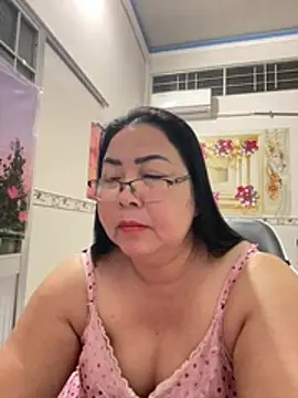 Snapshot of NDith chatting on 9, 4, 2026 NDith online show from 9, 4, 2026