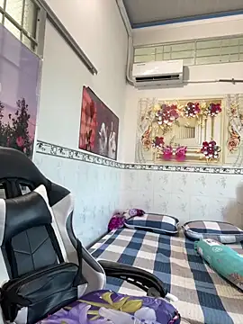 Snapshot of NDith chatting on 10, 4, 2026 NDith online show from 10, 4, 2026