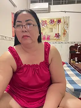 Snapshot of NDith chatting on 10, 4, 2026 NDith online show from 10, 4, 2026