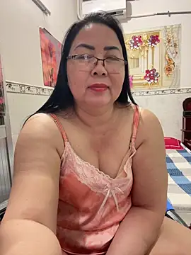 Snapshot of NDith chatting on 12, 4, 2026 NDith online show from 12, 4, 2026