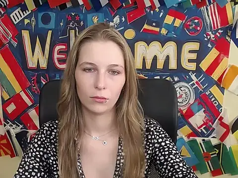 Snapshot of StrangerGi chatting on 6, 5, 2026 StrangerGi online show from 6, 5, 2026