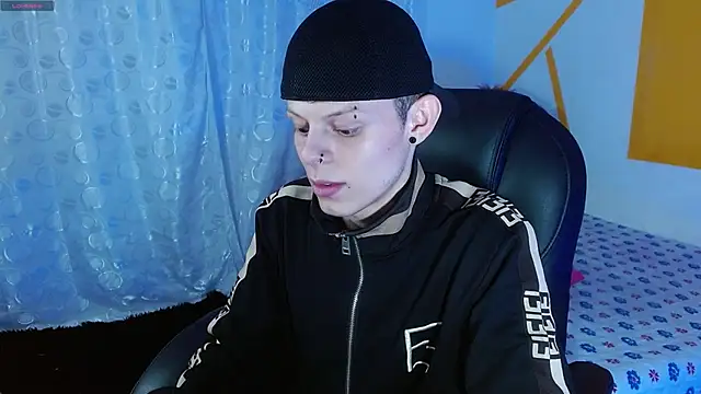 Snapshot of Matthew_Boy_ chatting on 15, 12, 2024 Matthew Boy online show from 15, 12, 2024