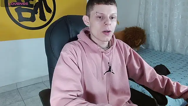 Snapshot of Matthew_Boy_ chatting on 26, 2, 2025 Matthew Boy online show from 26, 2, 2025