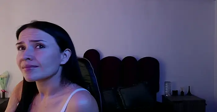 Snapshot of cristal_hilton_10 chatting on 10, 2, 2026 cristal hilton 10 online show from 10, 2, 2026