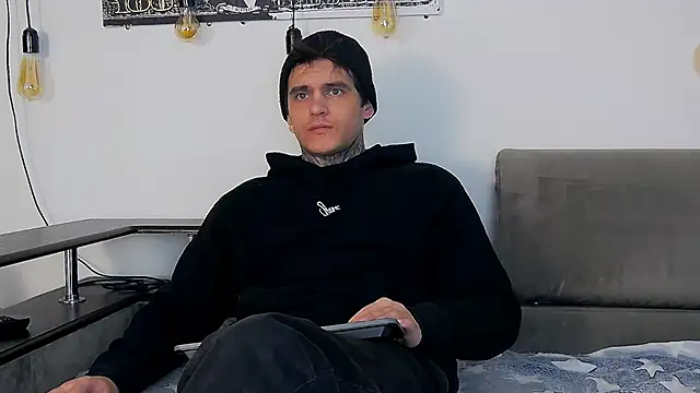 Snapshot of CarterCole chatting on 20, 12, 2025 CarterCole online show from 20, 12, 2025