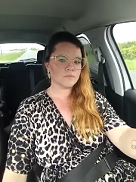 XXJulieXXhot online show from 2, 4, 2026