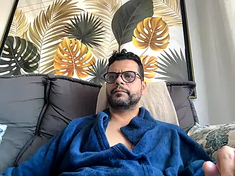 HornyBeachBoyBR online show from 17, 6, 2026