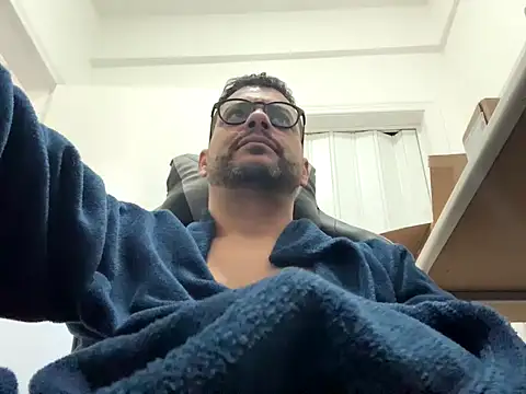 HornyBeachBoyBR online show from 17, 7, 2026