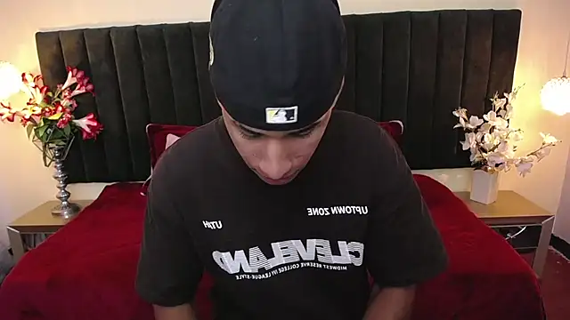 soft attraction online show from 25, 2, 2026