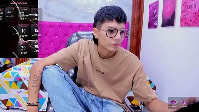 Snapshot of Noha_scott chatting on 2, 12, 2025 Noha scott online show from 2, 12, 2025