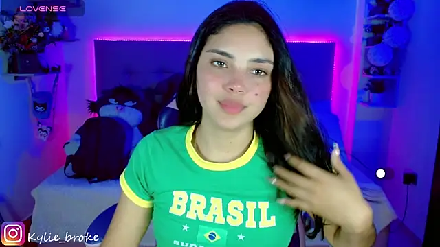 Snapshot of Kylie_brokee chatting on 27, 12, 2024 Kylie brokee online show from 27, 12, 2024