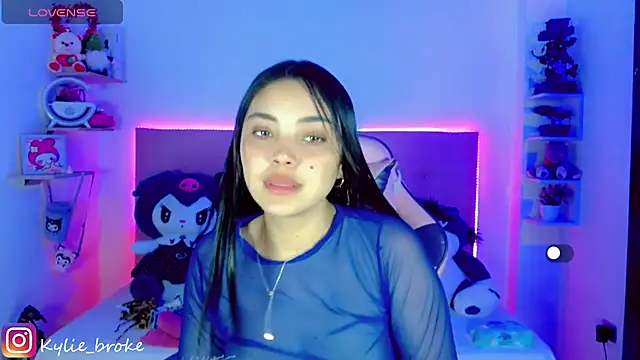 Snapshot of Kylie_brokee chatting on 3, 2, 2025 Kylie brokee online show from 3, 2, 2025